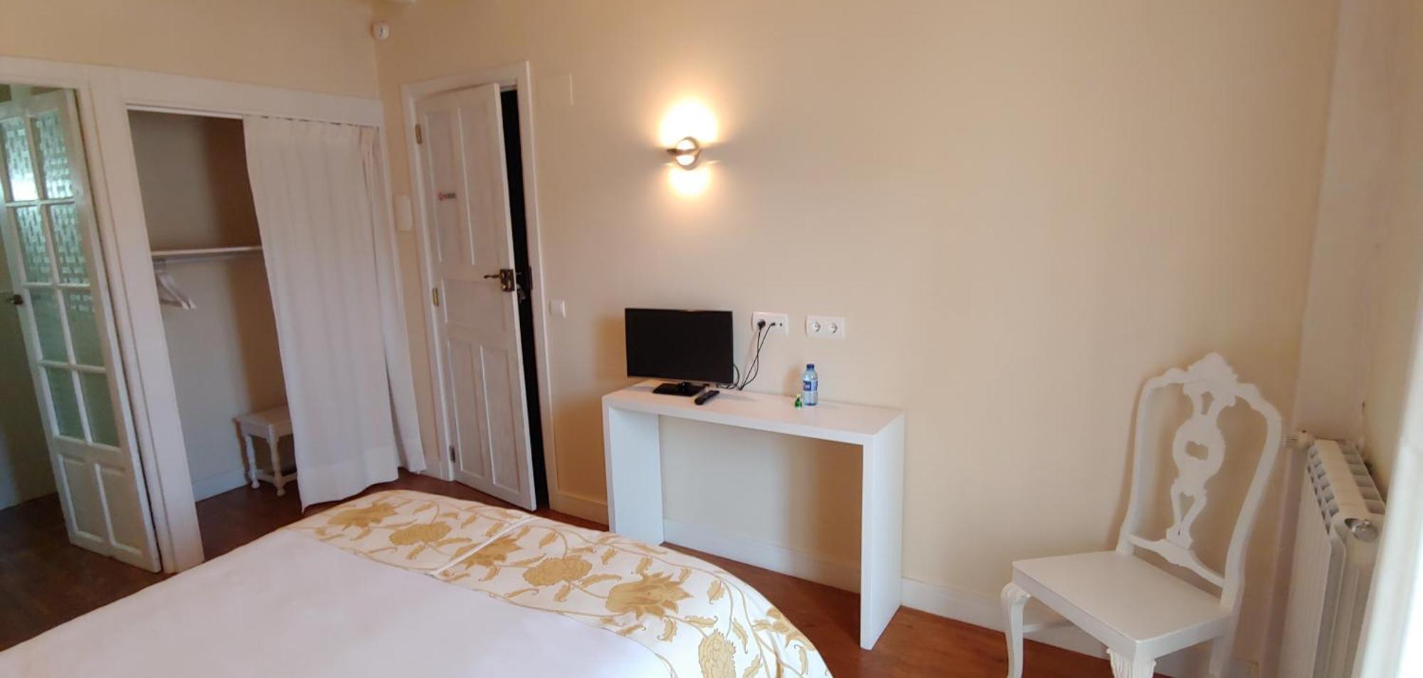Hostal Camponaraya Εξωτερικό φωτογραφία